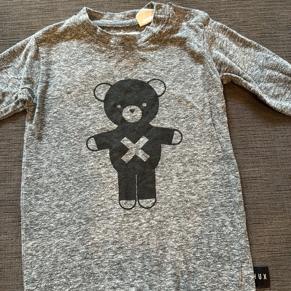 Huxbaby 3-6 month grey onesie with black decal. Great condition - Picture 2 of 3